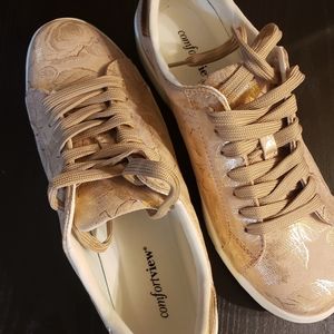 Comfortview flora metallic sneakers womens size 9 1/2 M
